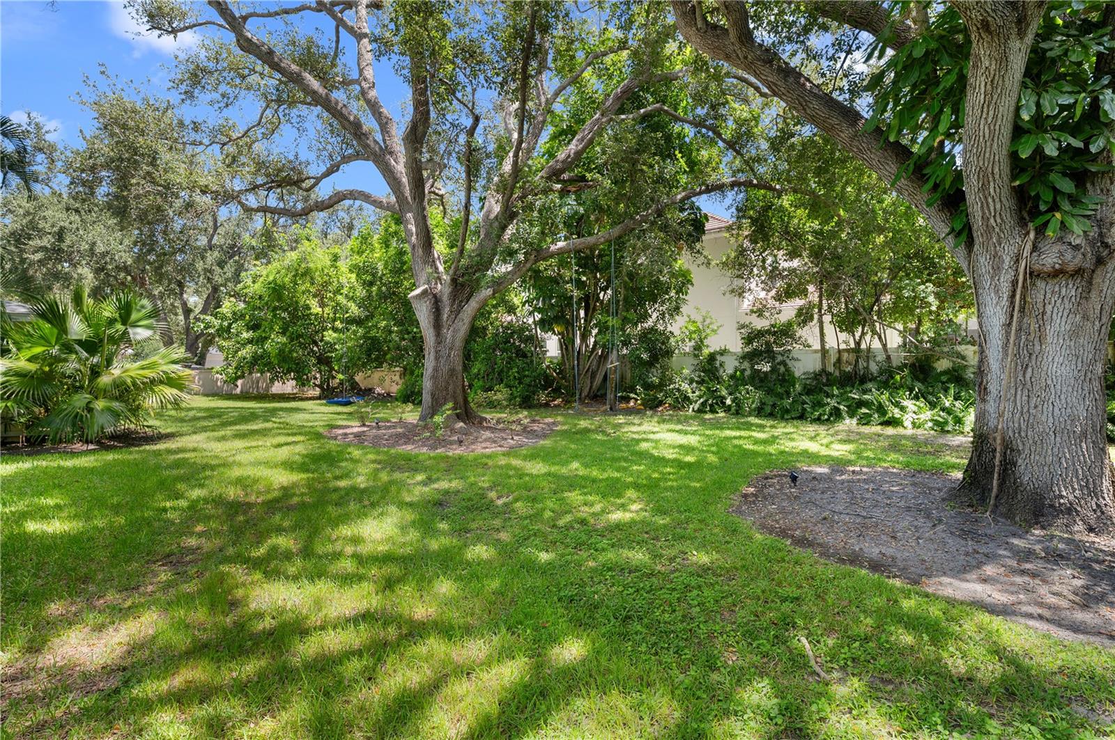 1722 North Dr, Sarasota, FL 34239 — photo 33 of 40