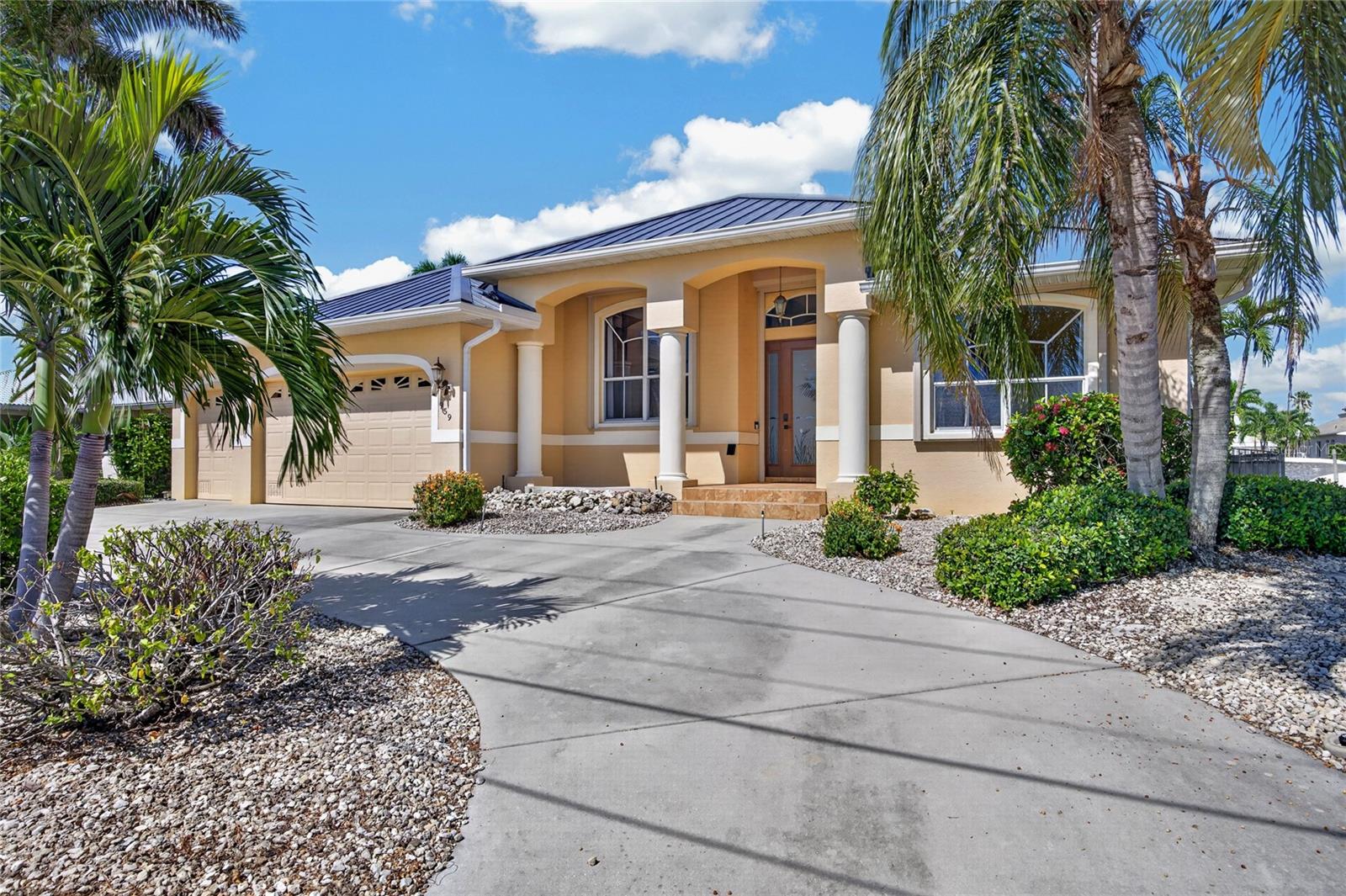 959 Bal Harbor Blvd, Punta Gorda, FL 33950 — photo 2 of 52