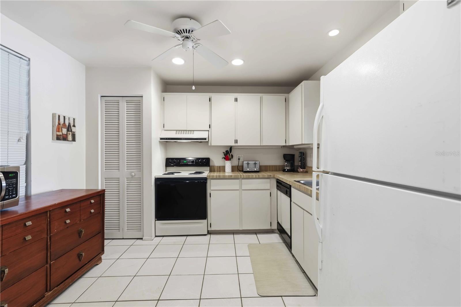 9034 Midnight Pass Rd #6, Sarasota, FL 34242 — photo 12 of 38