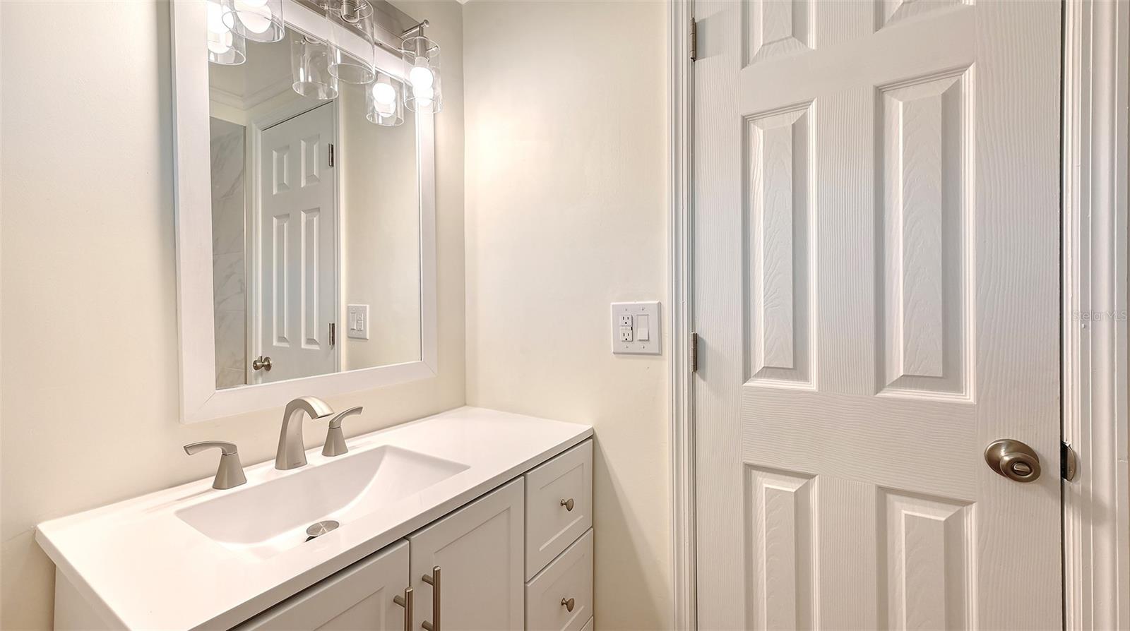 5911 Tidewood Ave #3, Sarasota, FL 34231 — photo 14 of 38