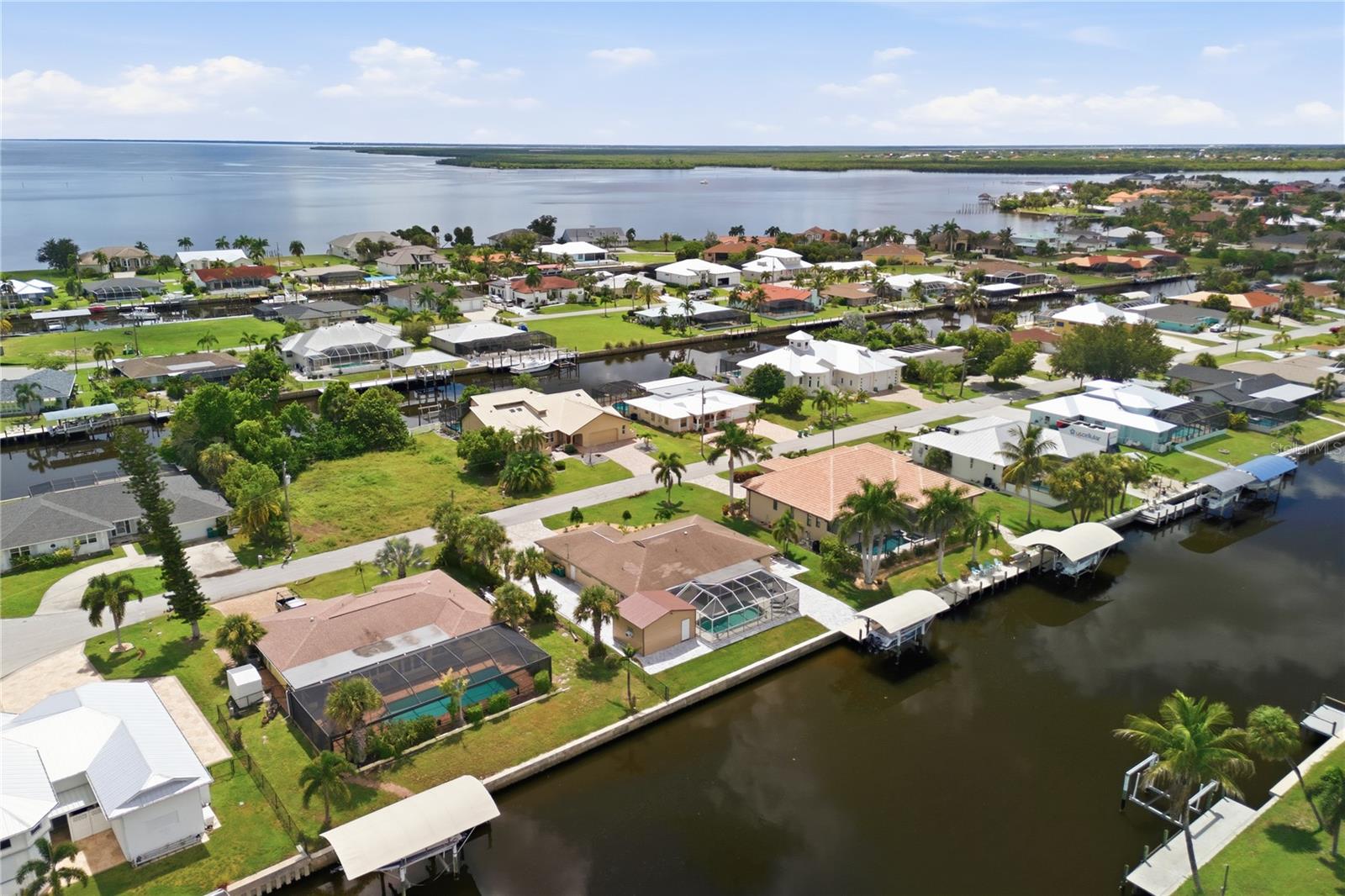 136 Sinclair St SE, Port Charlotte, FL 33952 — photo 16 of 72