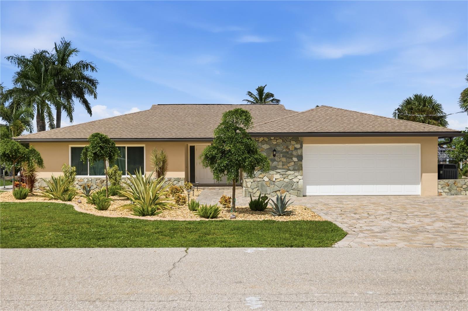 136 Sinclair St SE, Port Charlotte, FL 33952 — photo 23 of 72
