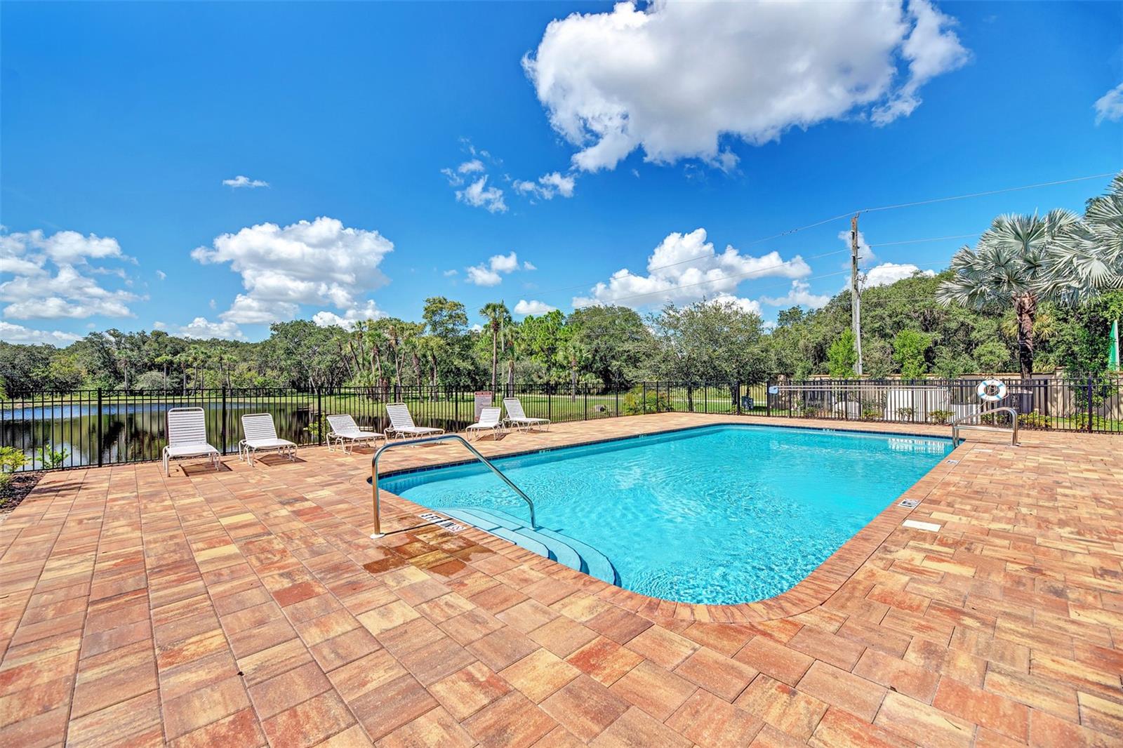 Villa Milano pool