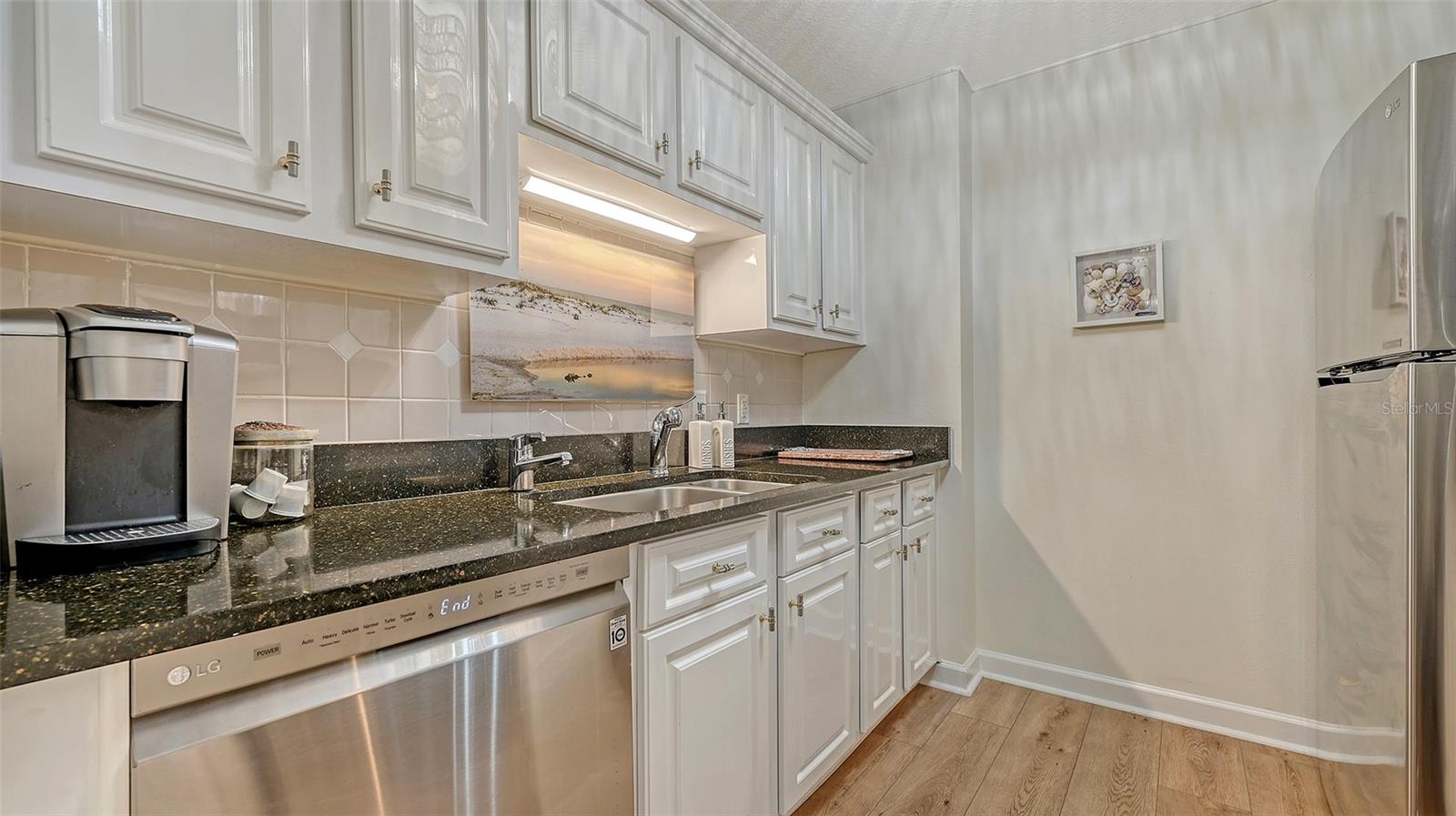 750 N Tamiami Trl #304, Sarasota, FL 34236 — photo 6 of 70