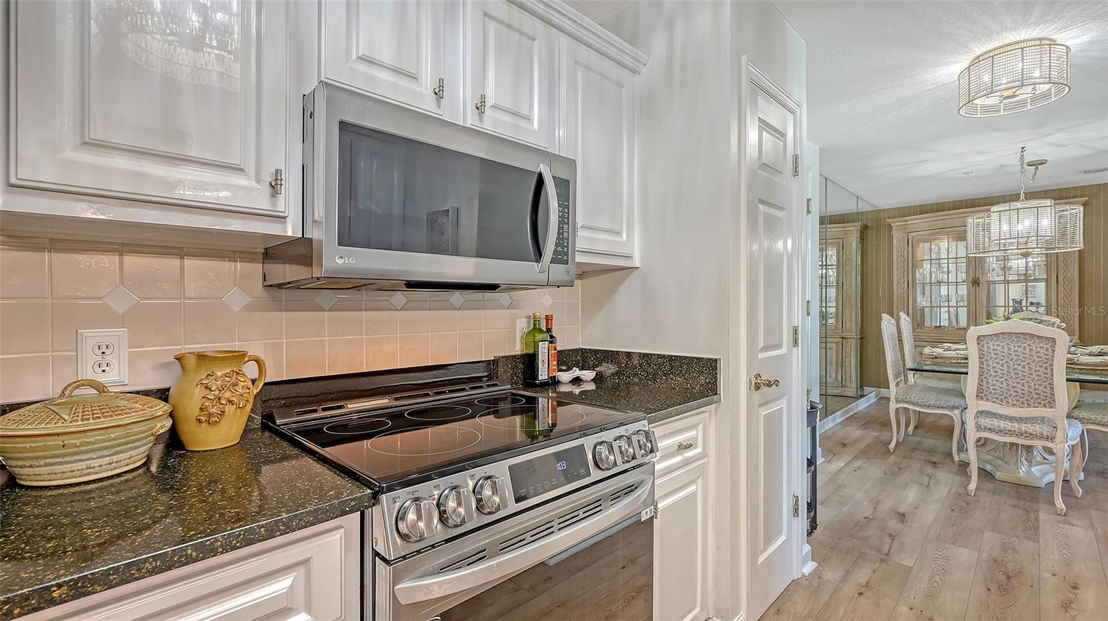750 N Tamiami Trl #304, Sarasota, FL 34236 — photo 8 of 70