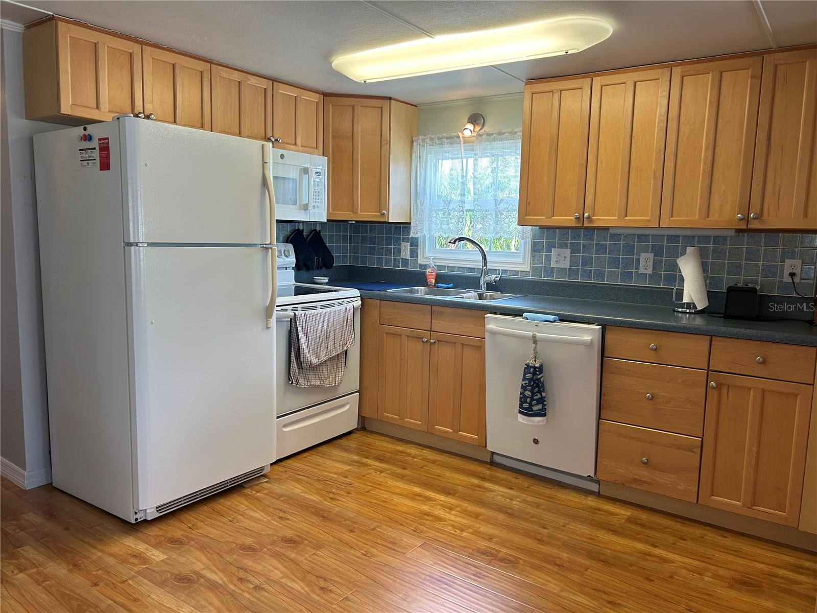 5007 Boca Raton Ave, Sarasota, FL 34234 — photo 9 of 56