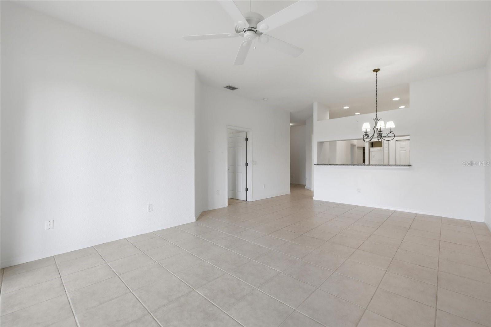 LIVING/DINING ROOM