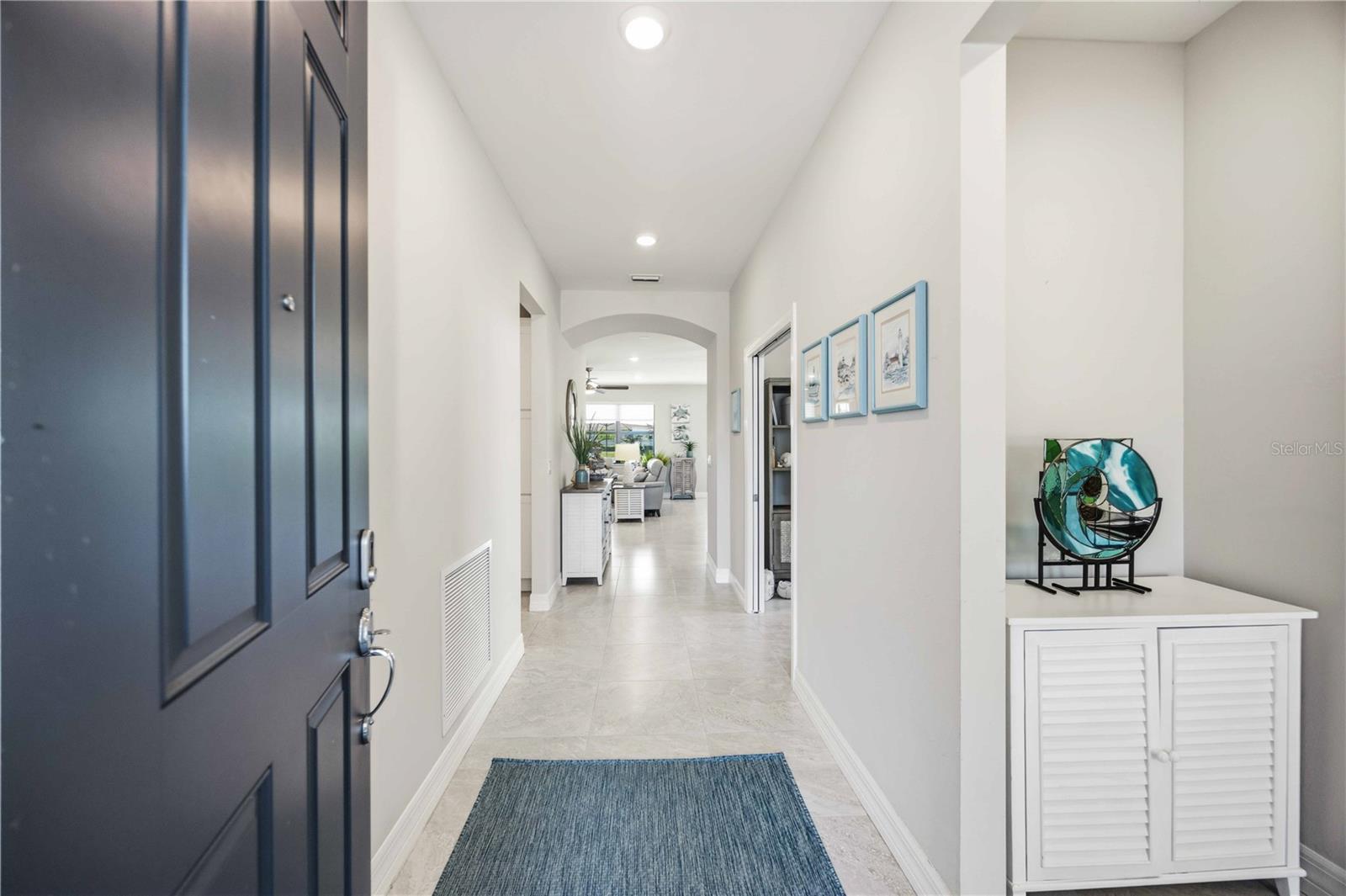 Entry/Foyer