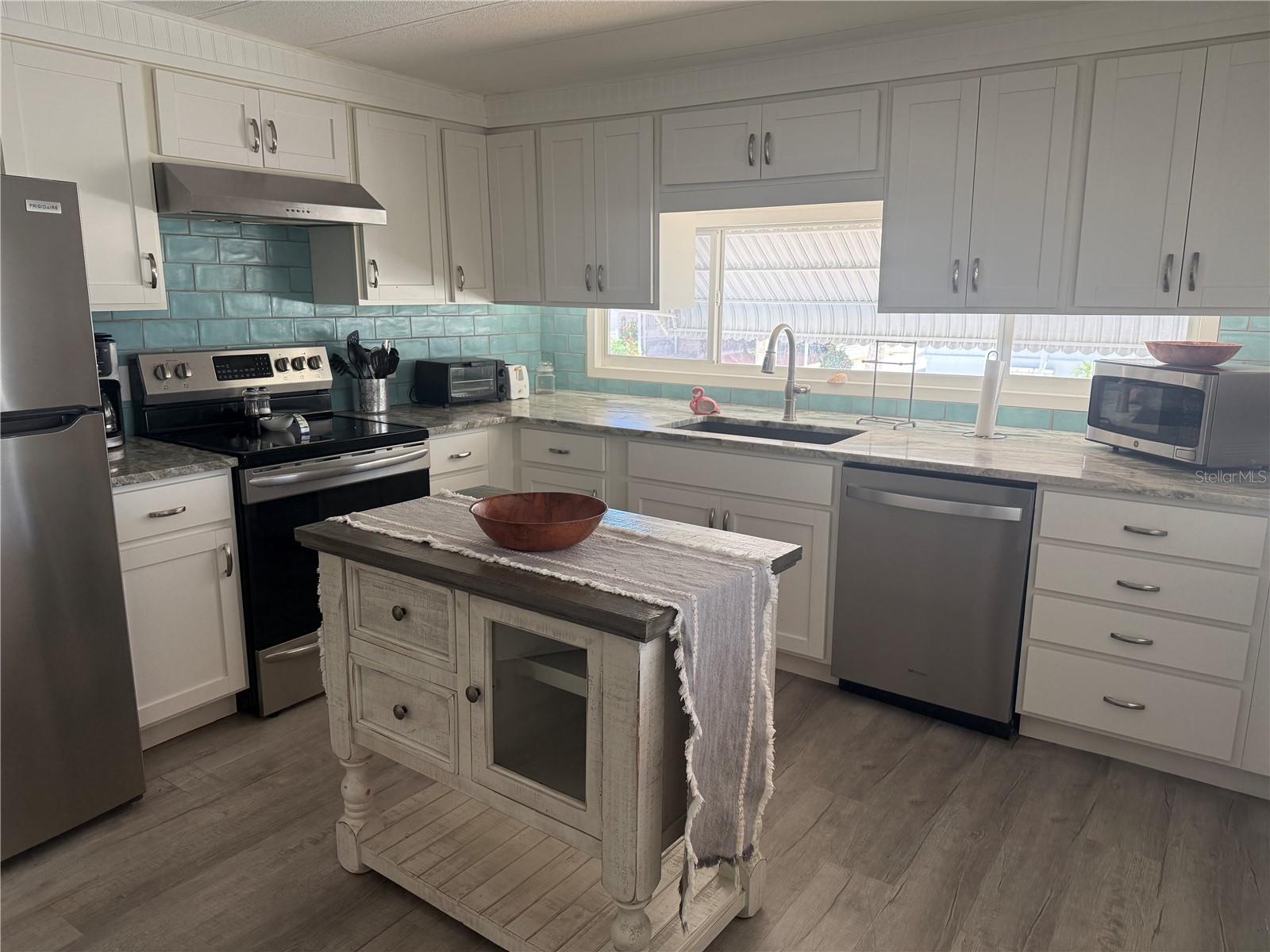 5710 Orange Blossom Rd, Venice, FL 34293 — photo 5 of 18