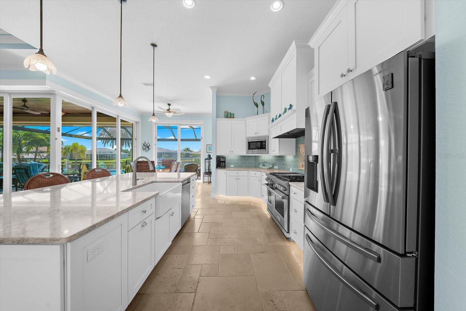 OVERSIZED Quartz Island Commands Attention