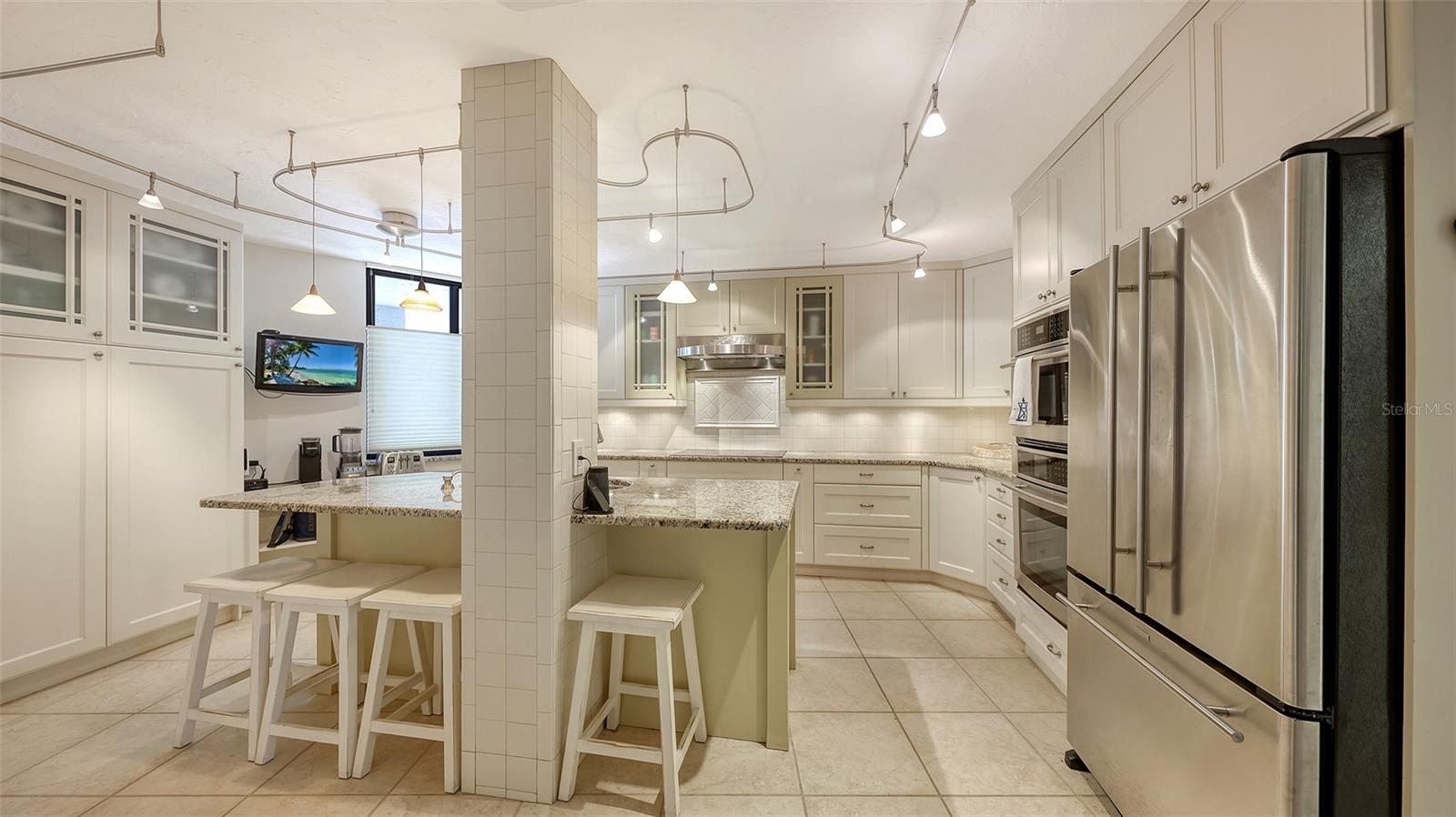 5880 Midnight Pass Rd #307, Sarasota, FL 34242 — photo 13 of 49