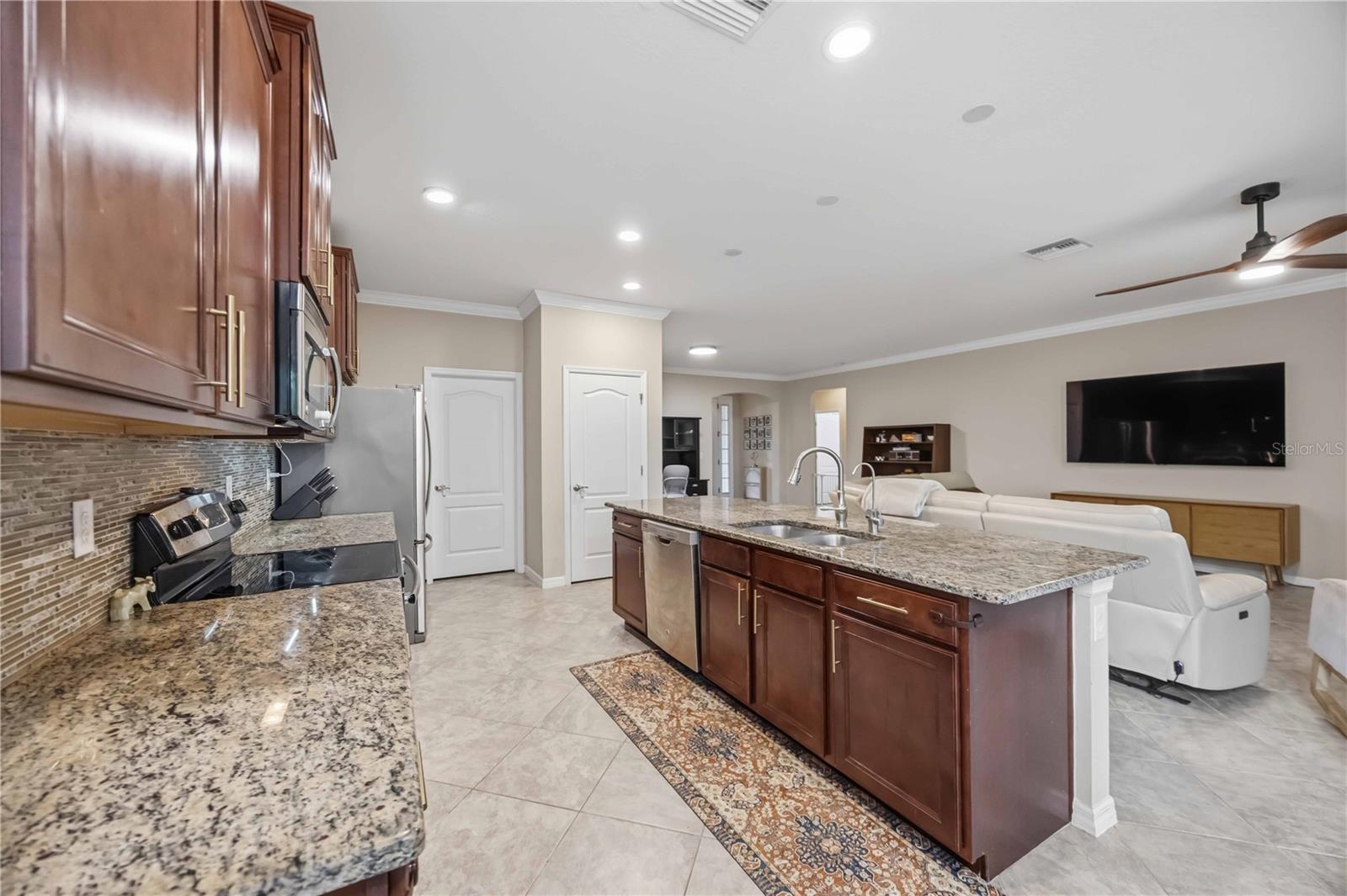 5516 Cartagena Dr, Sarasota, FL 34233 — photo 13 of 46