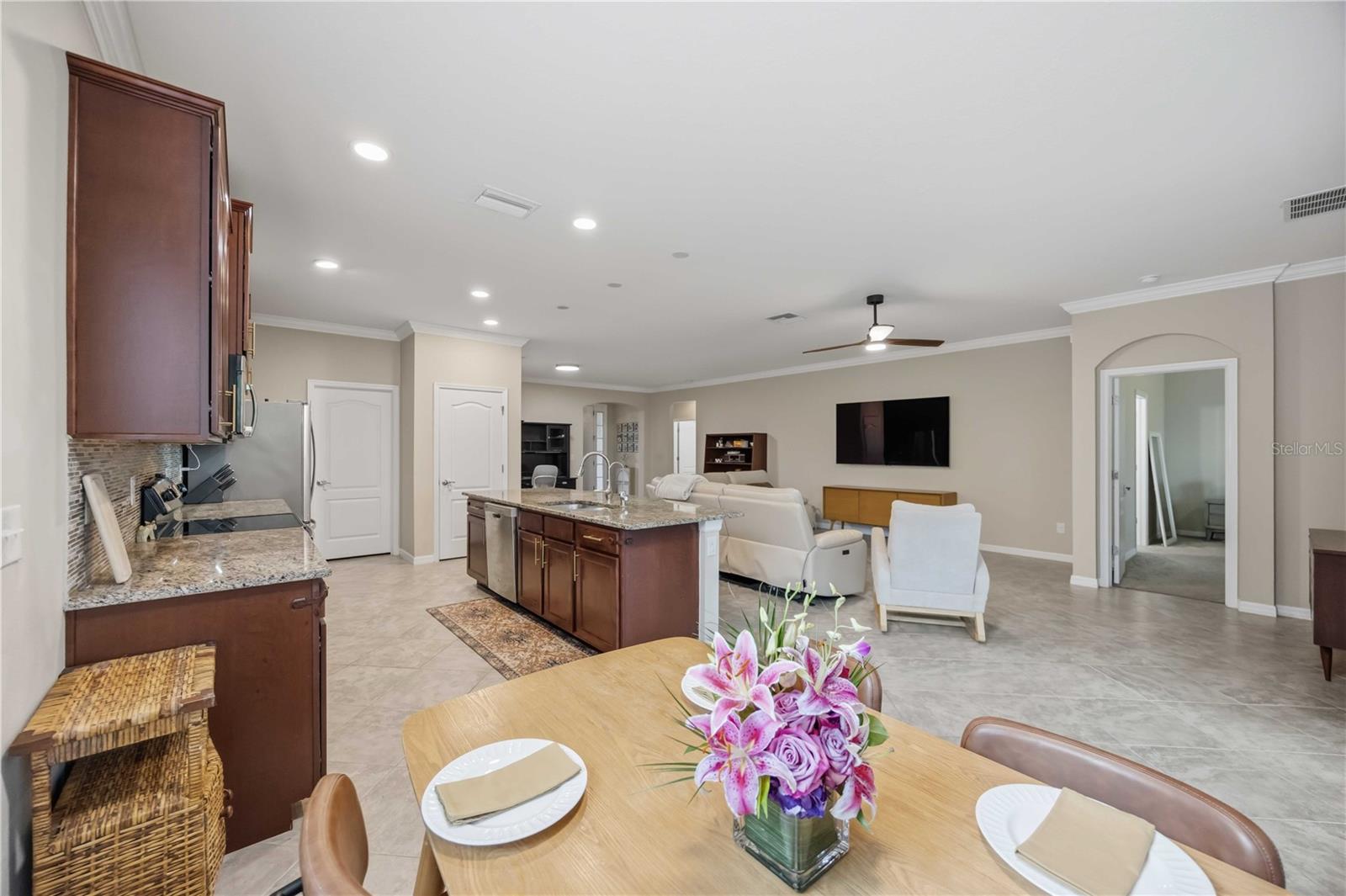 5516 Cartagena Dr, Sarasota, FL 34233 — photo 16 of 46