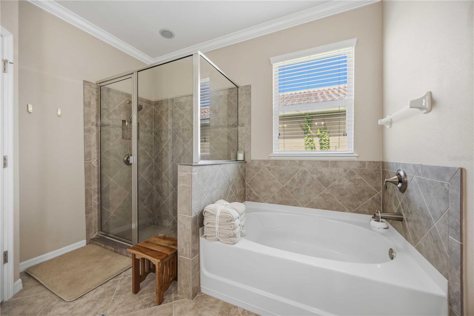 5516 Cartagena Dr, Sarasota, FL 34233 — photo 28 of 46