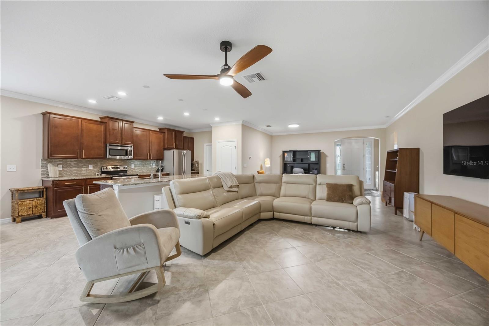 5516 Cartagena Dr, Sarasota, FL 34233 — photo 8 of 46