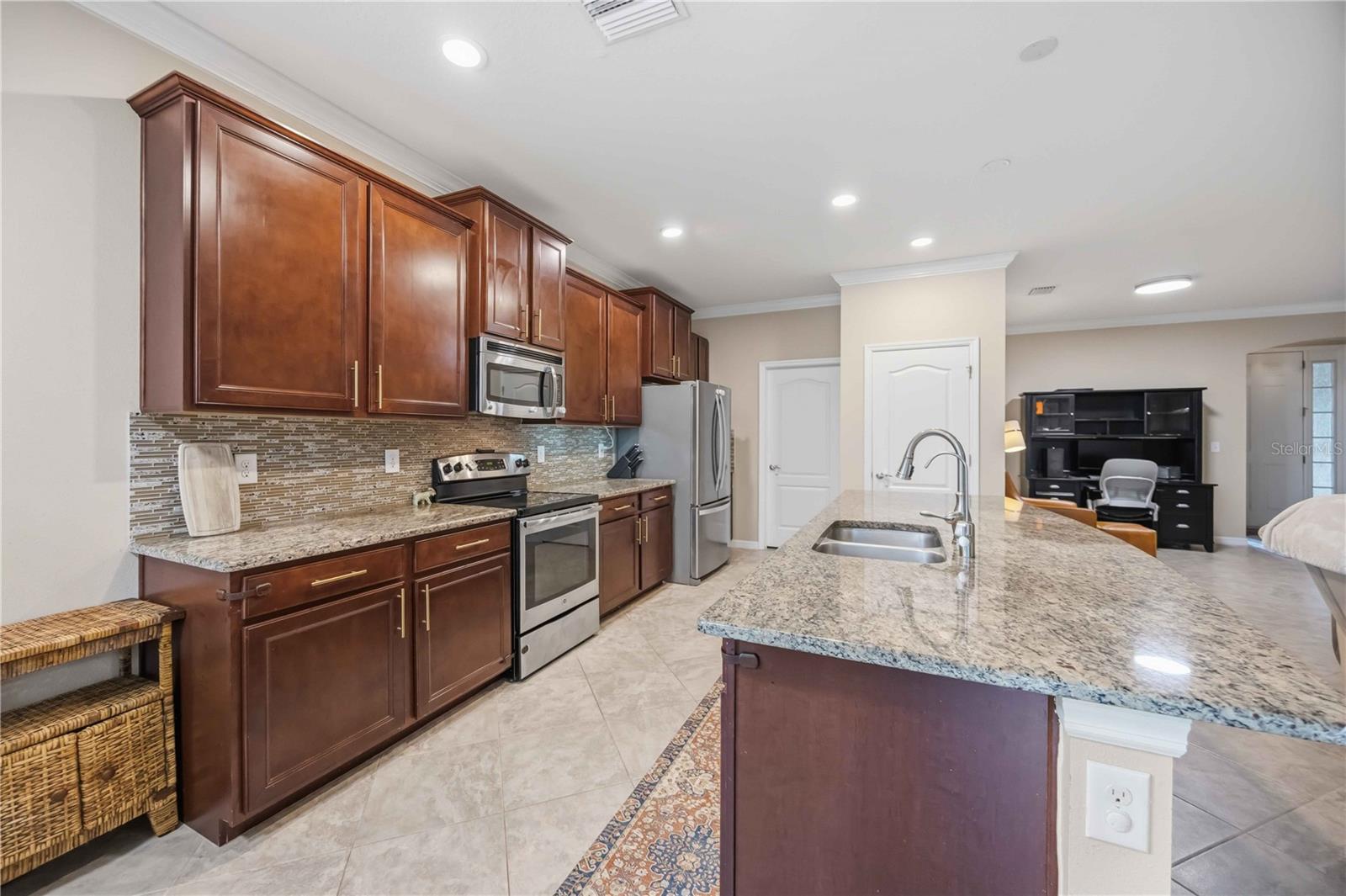 5516 Cartagena Dr, Sarasota, FL 34233 — photo 10 of 46