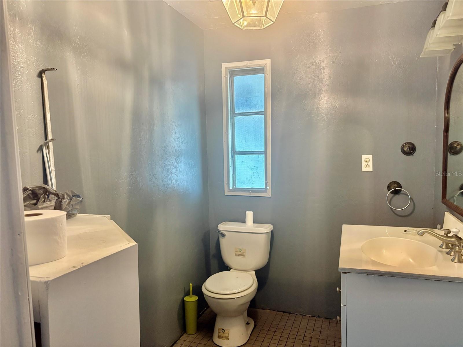 1/2 Bath