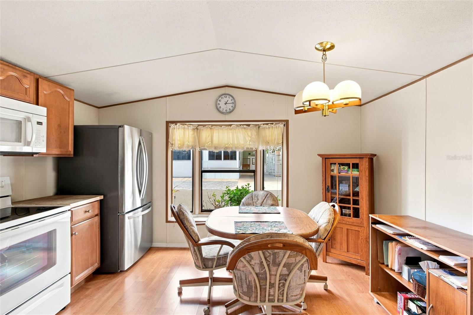 Kitchen dining area