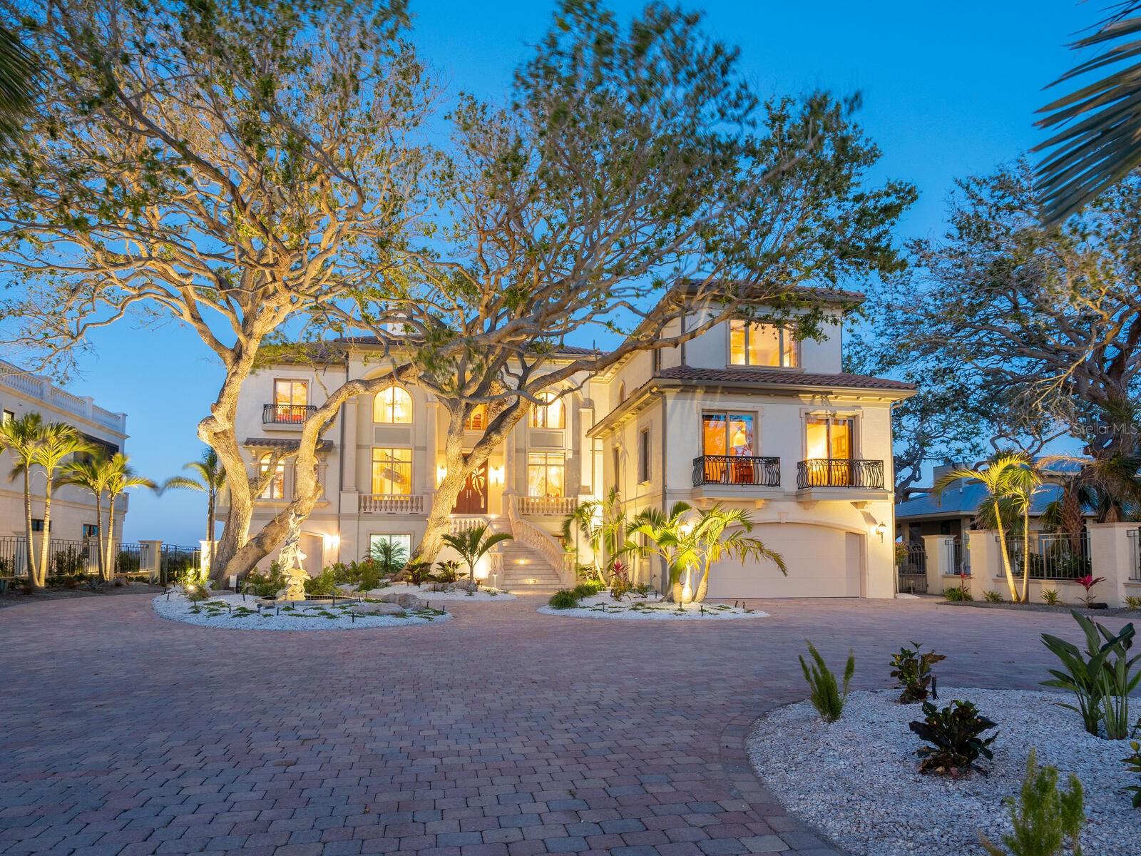 1216 N Casey Key Rd, Osprey, FL 34229 — photo 10 of 71
