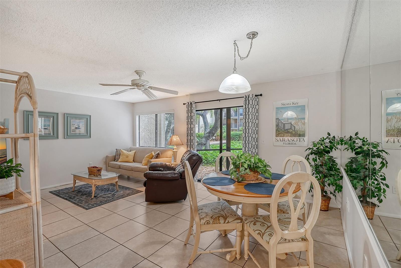 Combo Living/Dining
