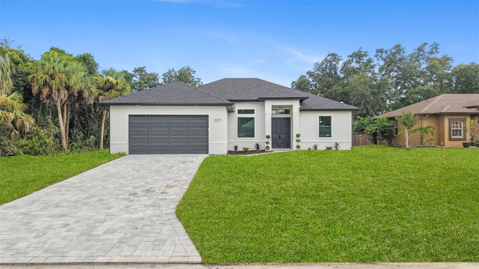 3271 Zoratoa Ave