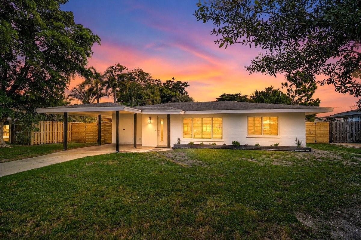 2347 Tangerine Dr, Sarasota, FL 34239 — photo 2 of 34