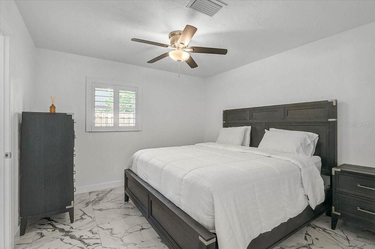 2347 Tangerine Dr, Sarasota, FL 34239 — photo 15 of 34