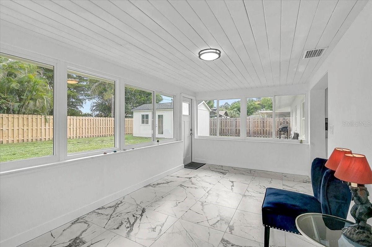2347 Tangerine Dr, Sarasota, FL 34239 — photo 23 of 34