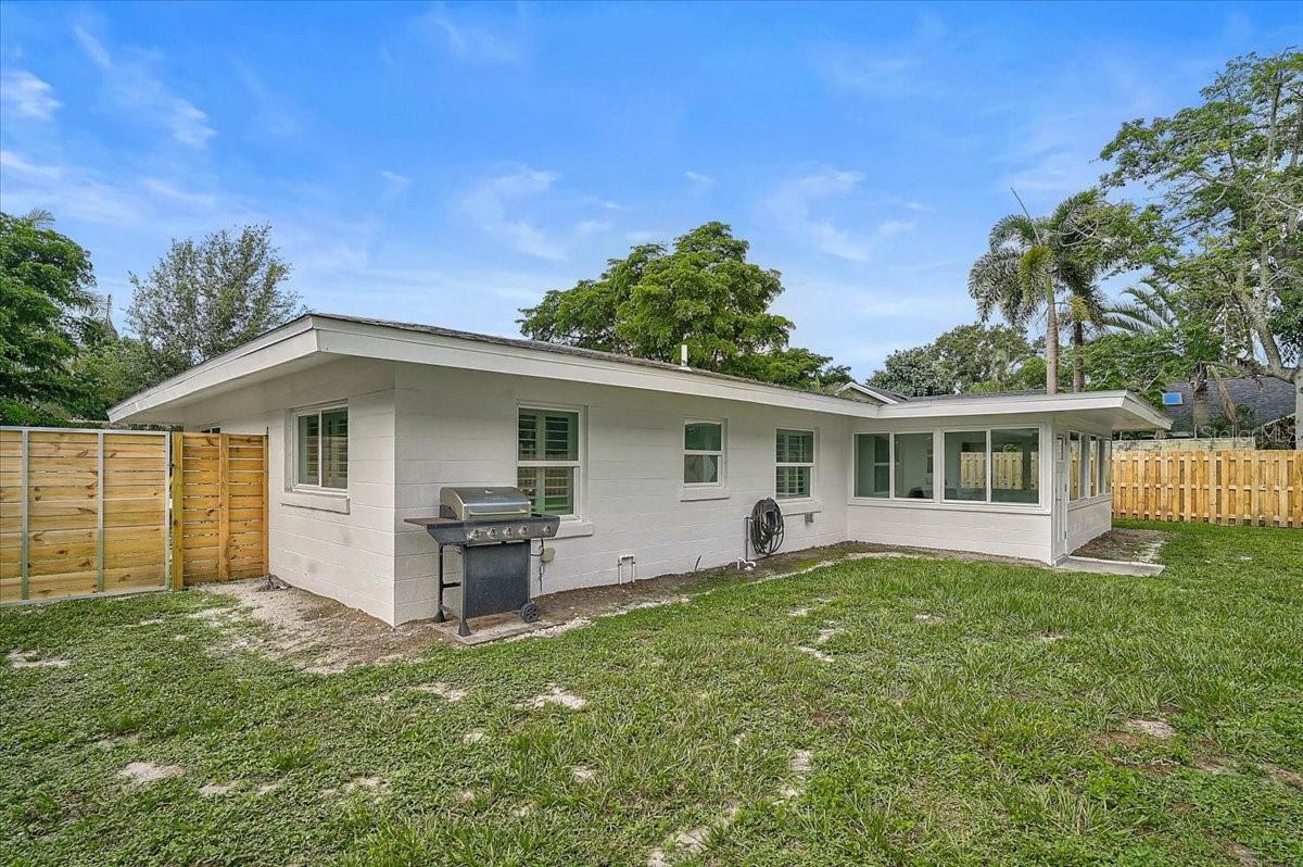2347 Tangerine Dr, Sarasota, FL 34239 — photo 30 of 34