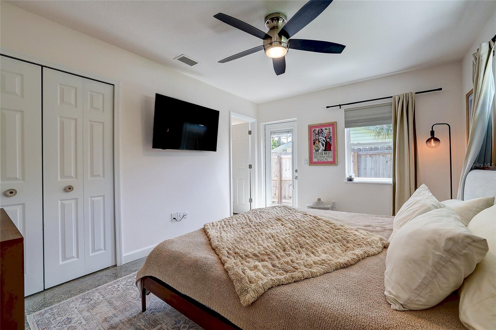 2121 Palm Ter, Sarasota, FL 34231 — photo 13 of 50