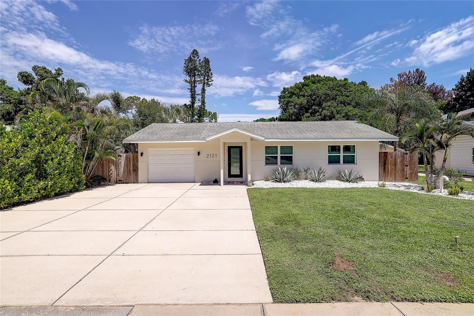 2121 Palm Ter, Sarasota, FL 34231 — photo 33 of 50