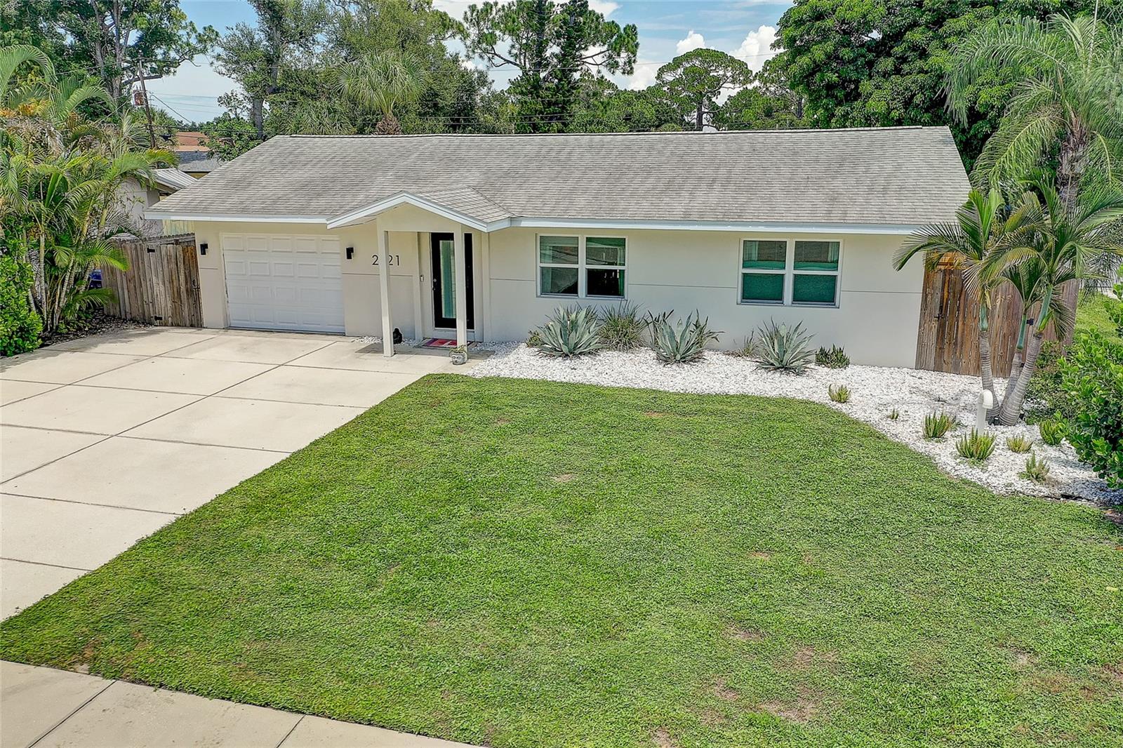 2121 Palm Ter, Sarasota, FL 34231 — photo 36 of 50
