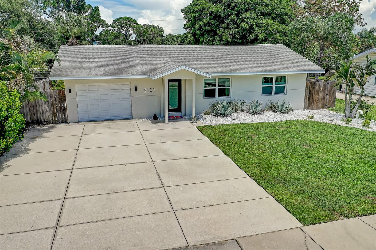2121 Palm Ter, Sarasota, FL 34231 — photo 37 of 50
