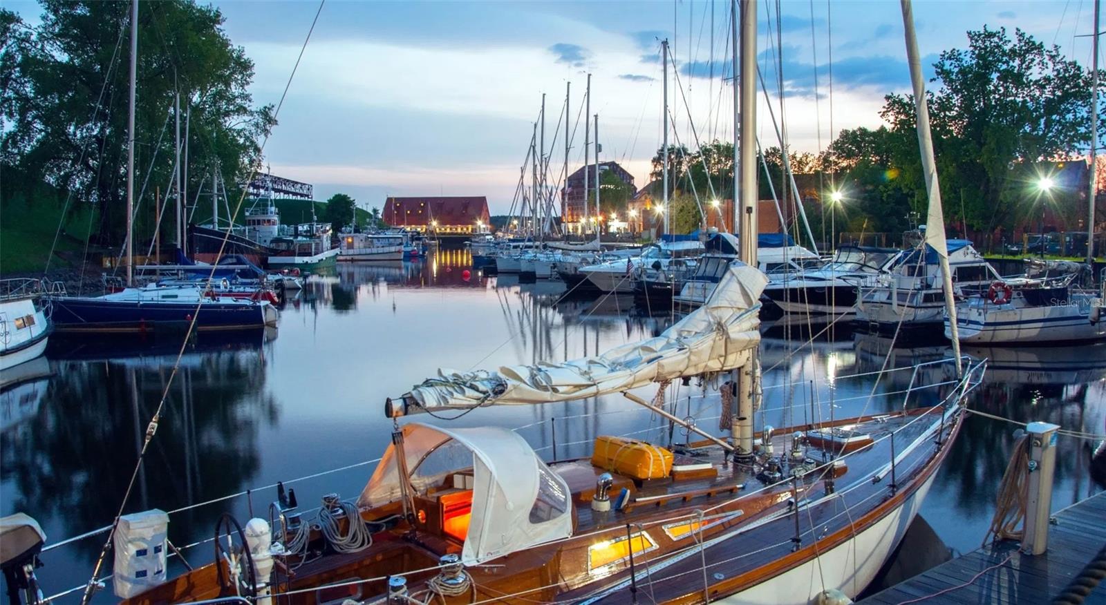 Freedom Boat Club- minutes from your new home.
