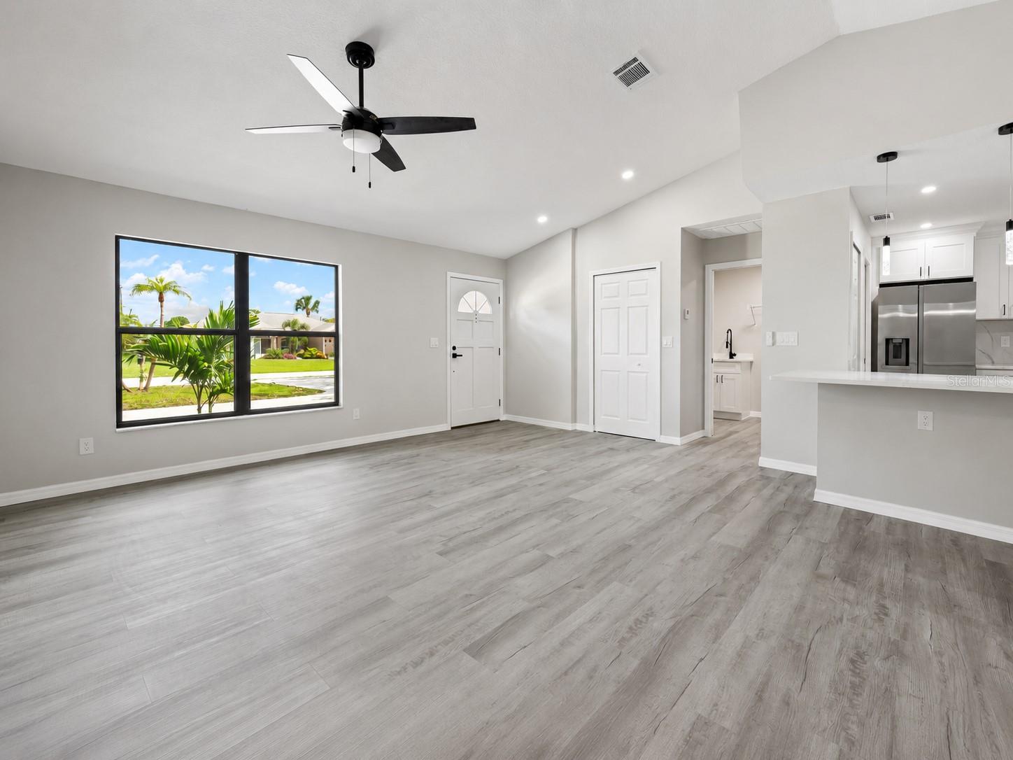 172 Shady Pine Ln, Nokomis, FL 34275 — photo 2 of 36