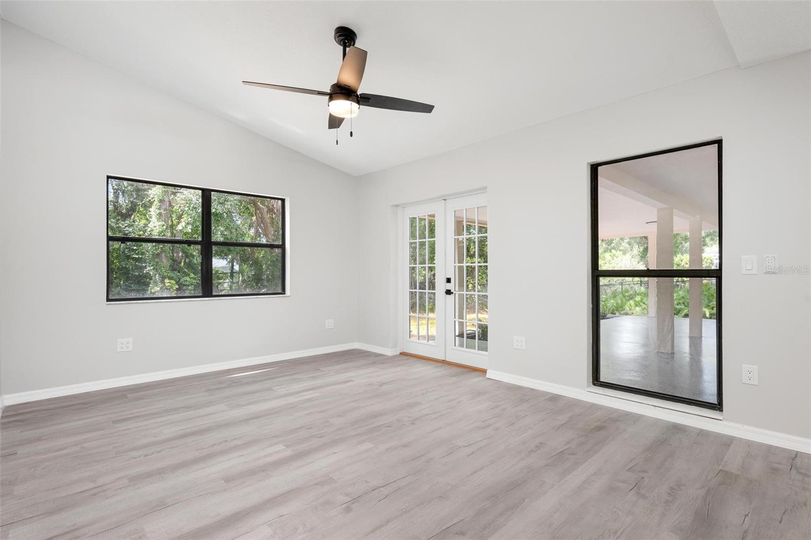 172 Shady Pine Ln, Nokomis, FL 34275 — photo 11 of 36