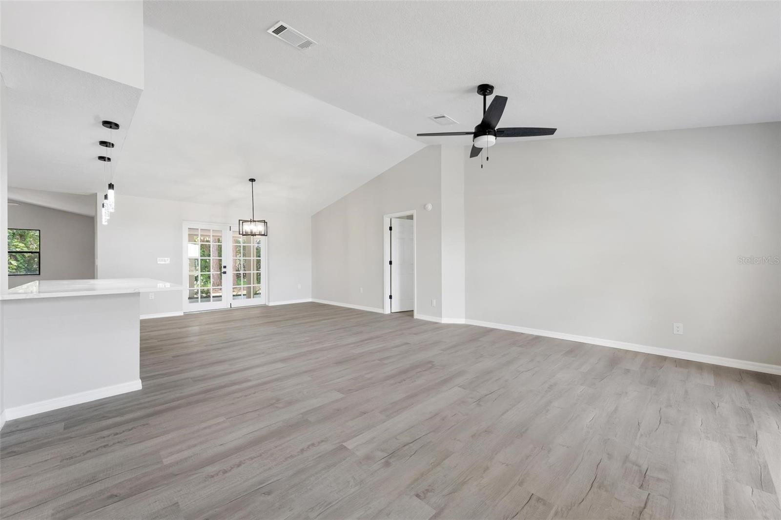 172 Shady Pine Ln, Nokomis, FL 34275 — photo 3 of 36