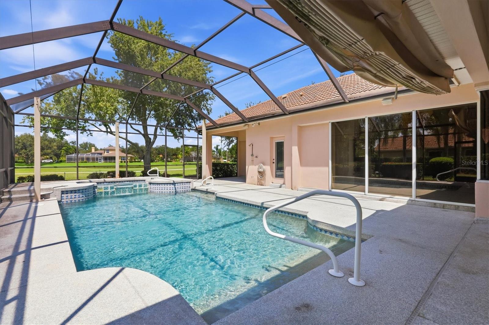 Pool/spa lanai area