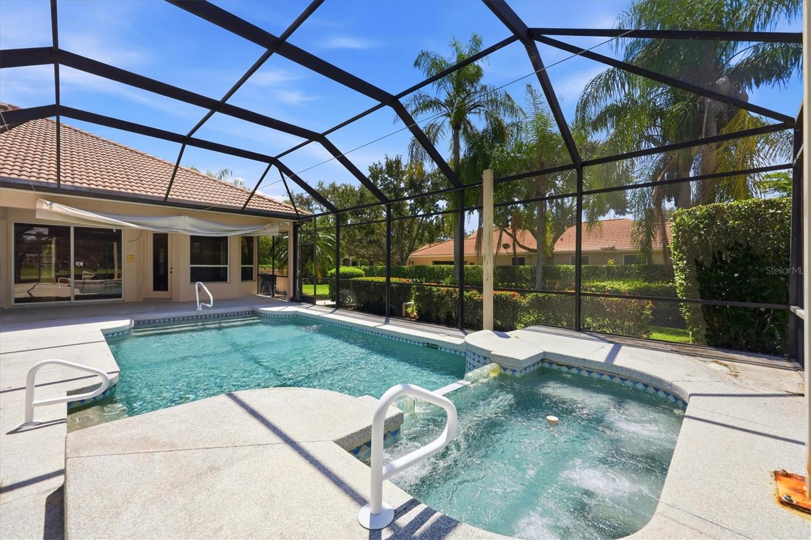 Pool/spa lanai area