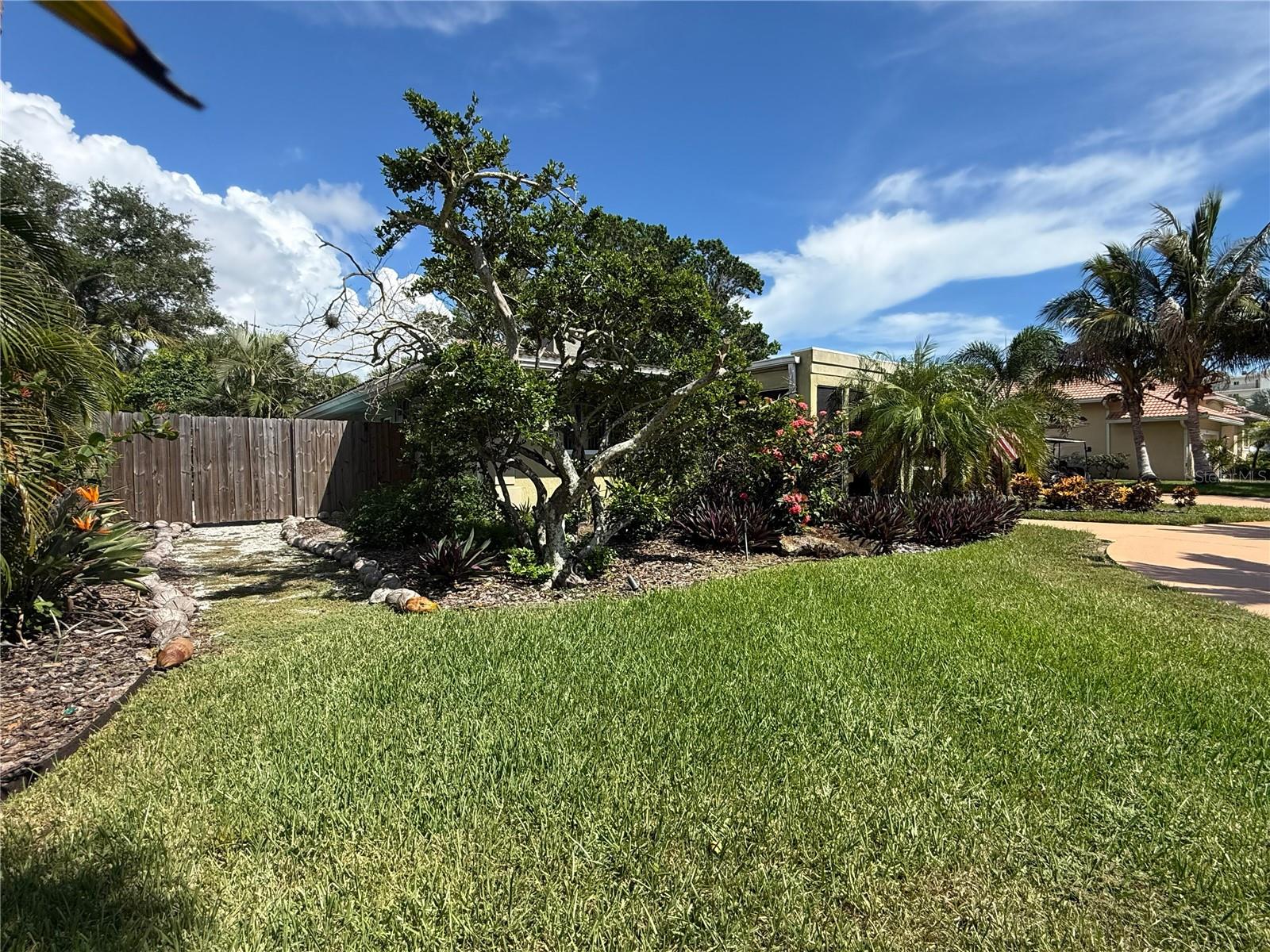 5541 Cape Aqua Dr, Sarasota, FL 34242 — photo 11 of 53
