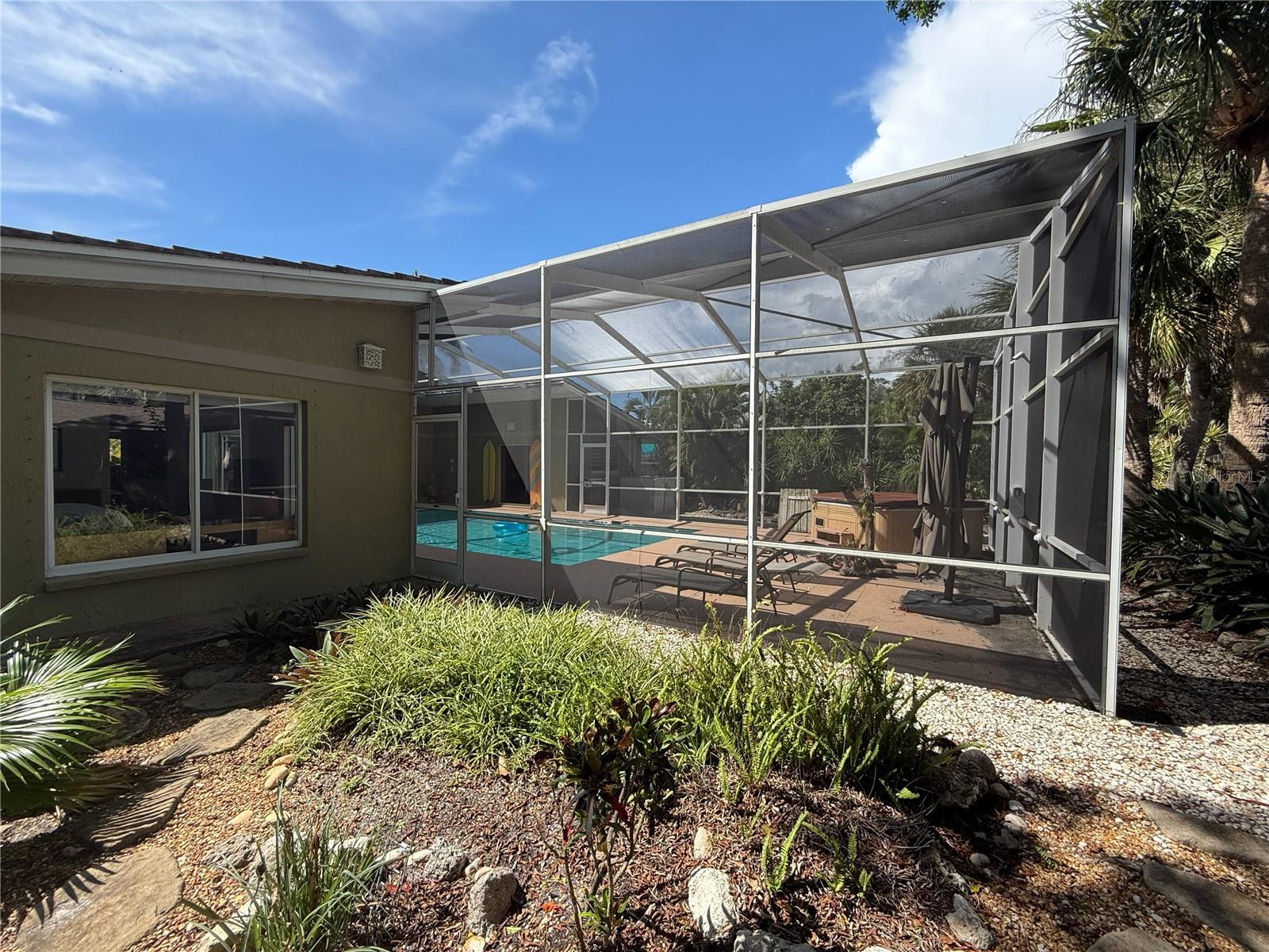 5541 Cape Aqua Dr, Sarasota, FL 34242 — photo 17 of 53