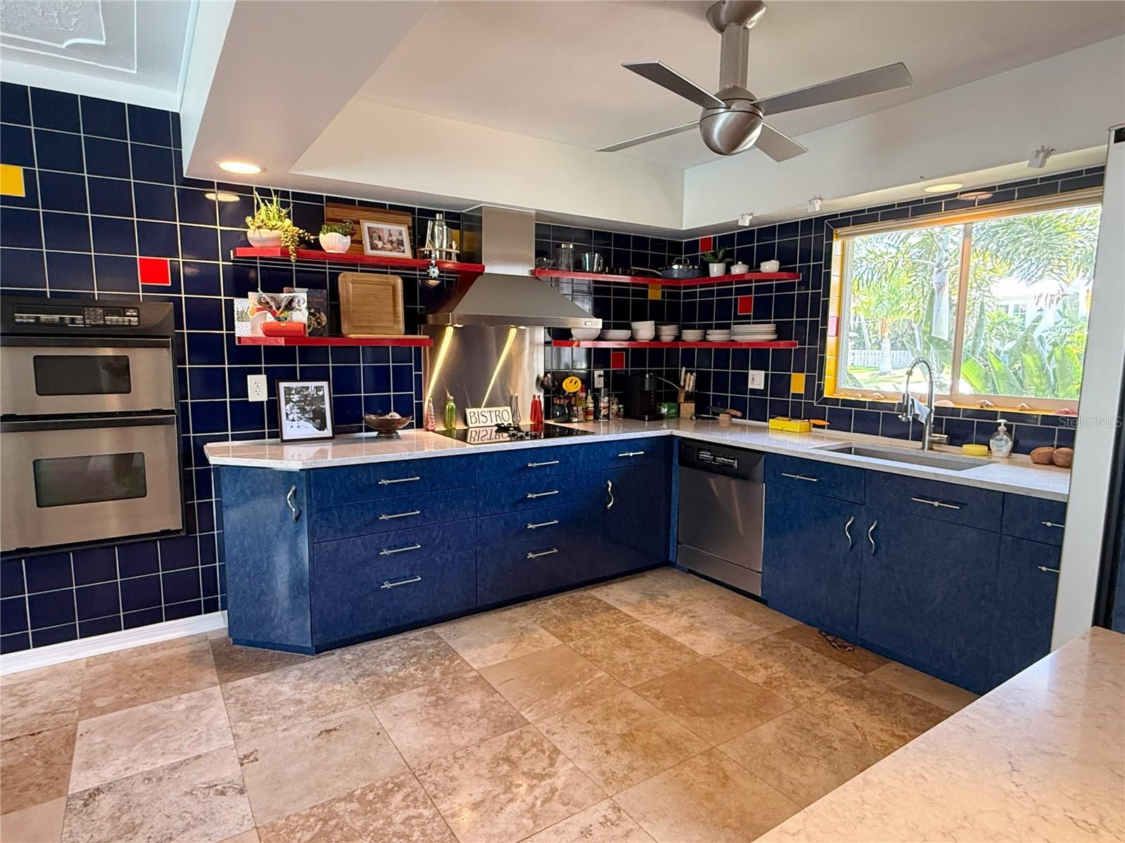 5541 Cape Aqua Dr, Sarasota, FL 34242 — photo 4 of 53