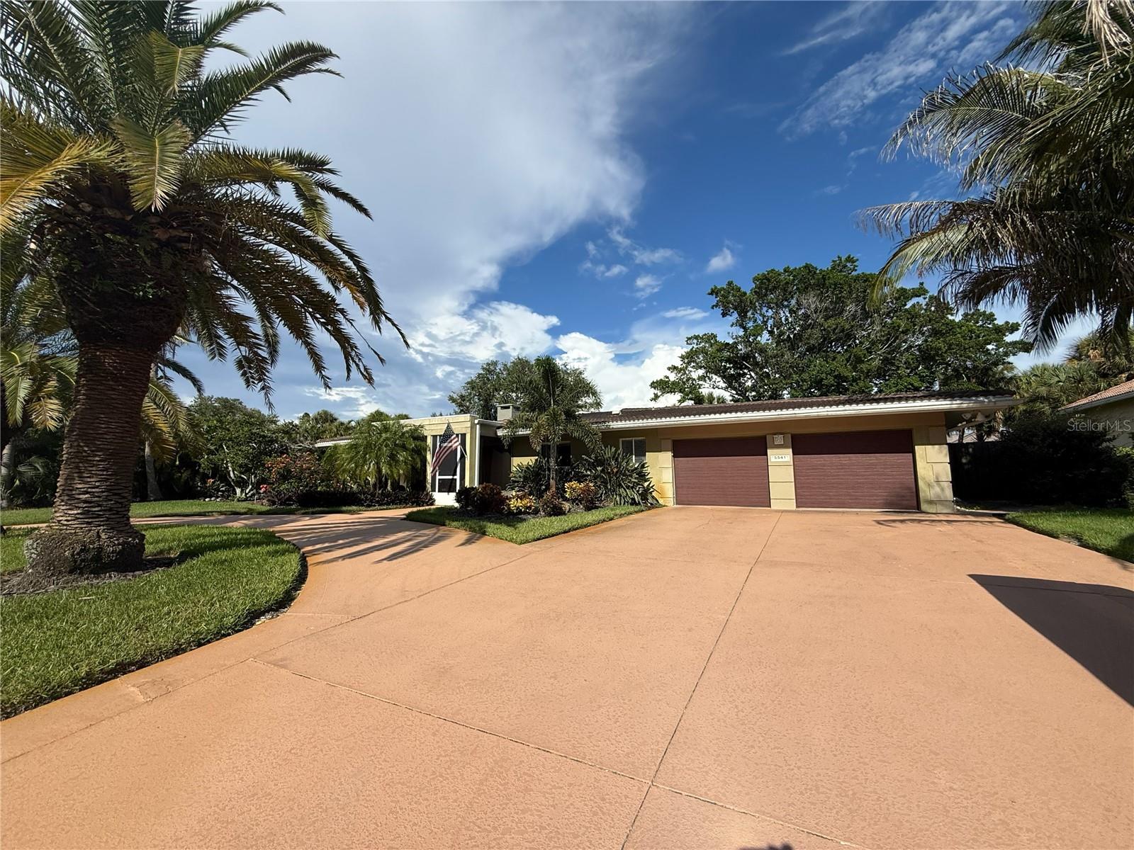 5541 Cape Aqua Dr, Sarasota, FL 34242 — photo 8 of 53