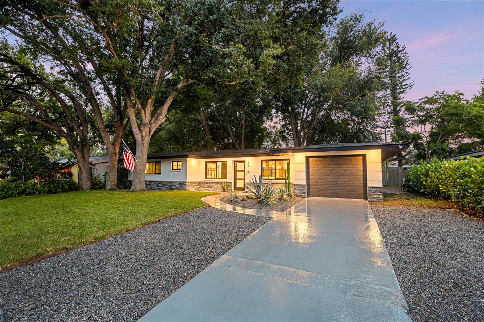 2410 Valencia Dr