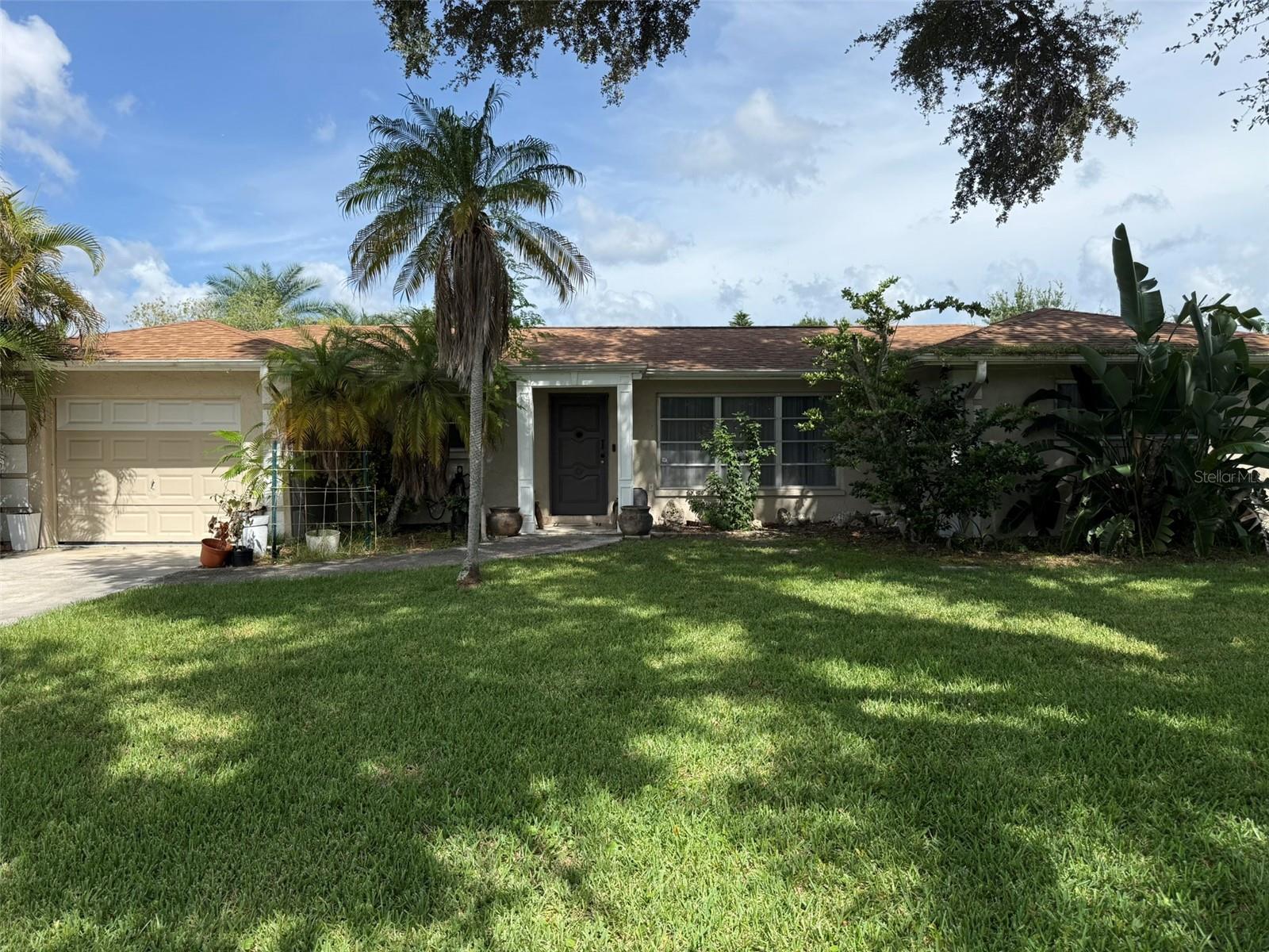4951 Sawyer Rd, Sarasota, FL 34233 — photo 1 of 32