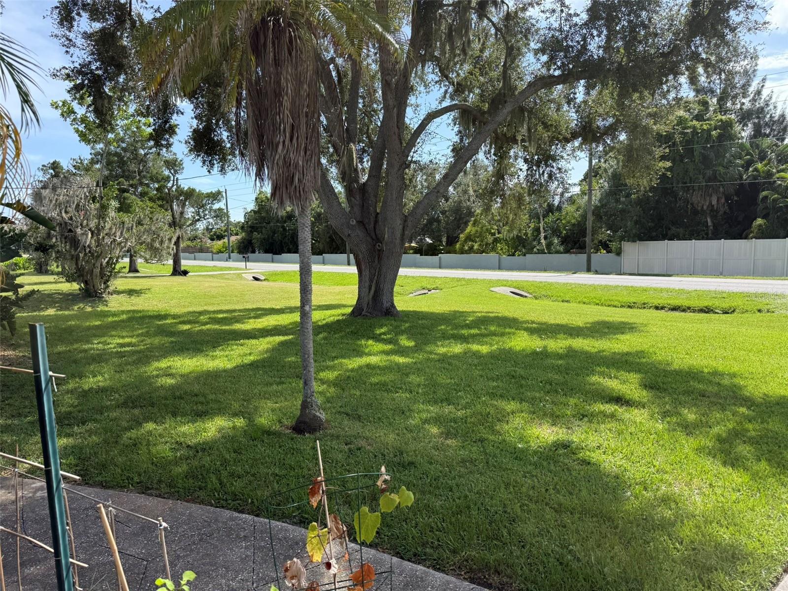 4951 Sawyer Rd, Sarasota, FL 34233 — photo 2 of 32