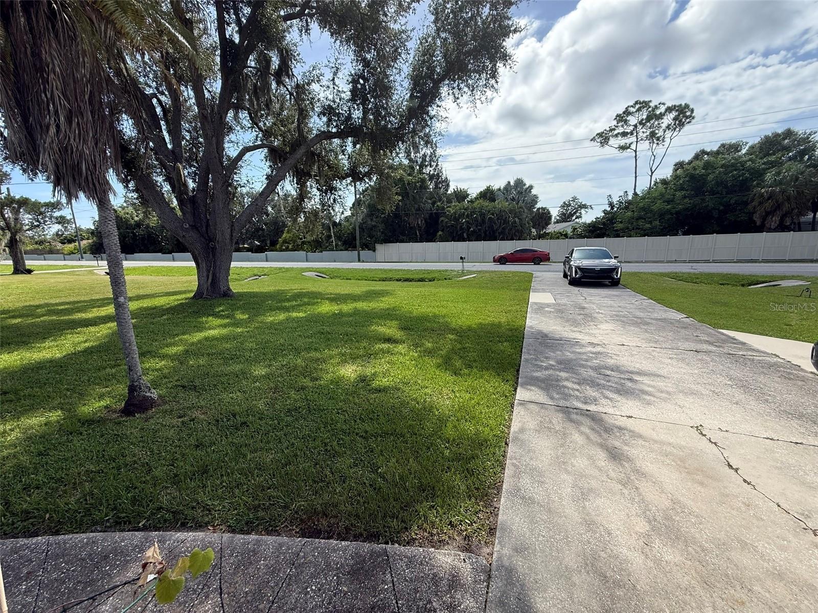 4951 Sawyer Rd, Sarasota, FL 34233 — photo 3 of 32