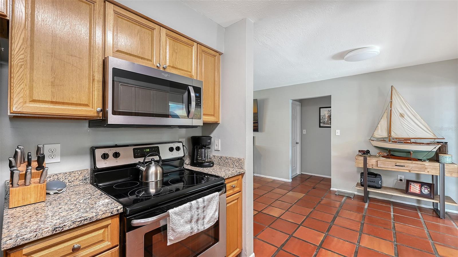 5338 Foxwood Dr, Sarasota, FL 34232 — photo 8 of 36