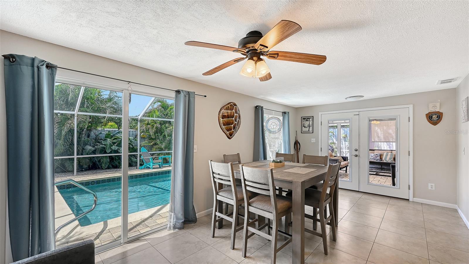 5338 Foxwood Dr, Sarasota, FL 34232 — photo 10 of 36