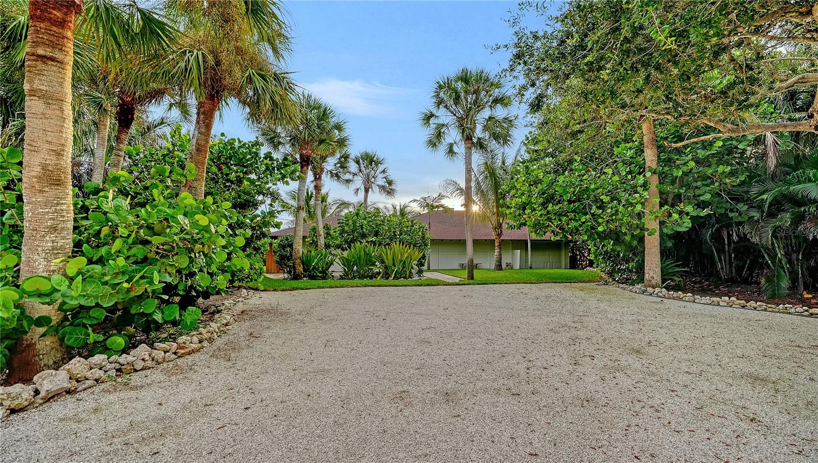 2417 Casey Key Rd, Nokomis, FL 34275 — photo 4 of 25